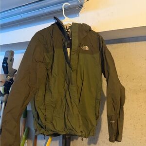 The North Face Men's Forest Green Windbreaker